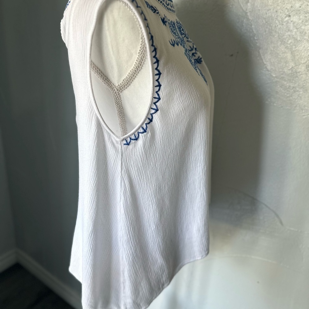 Embroidered White and Blue Women's Top - Picture 5 of 7
